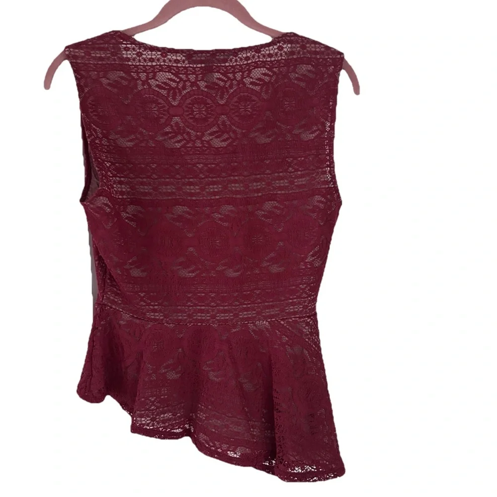 BCBGMAXAZRIA Avalon Lace Top Peplum Asymmetrical Hem Feminine Coquette Going Out - Picture 3 of 6